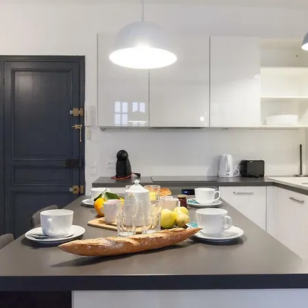 L'aigle D'or Apartment *